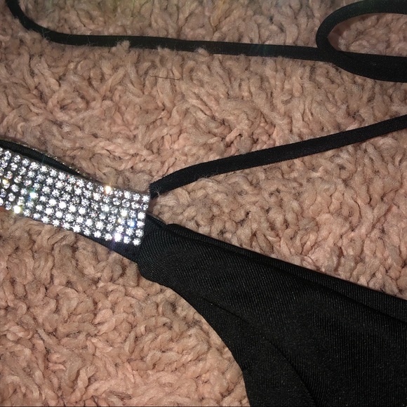 Runs small - Picture 2 of 5